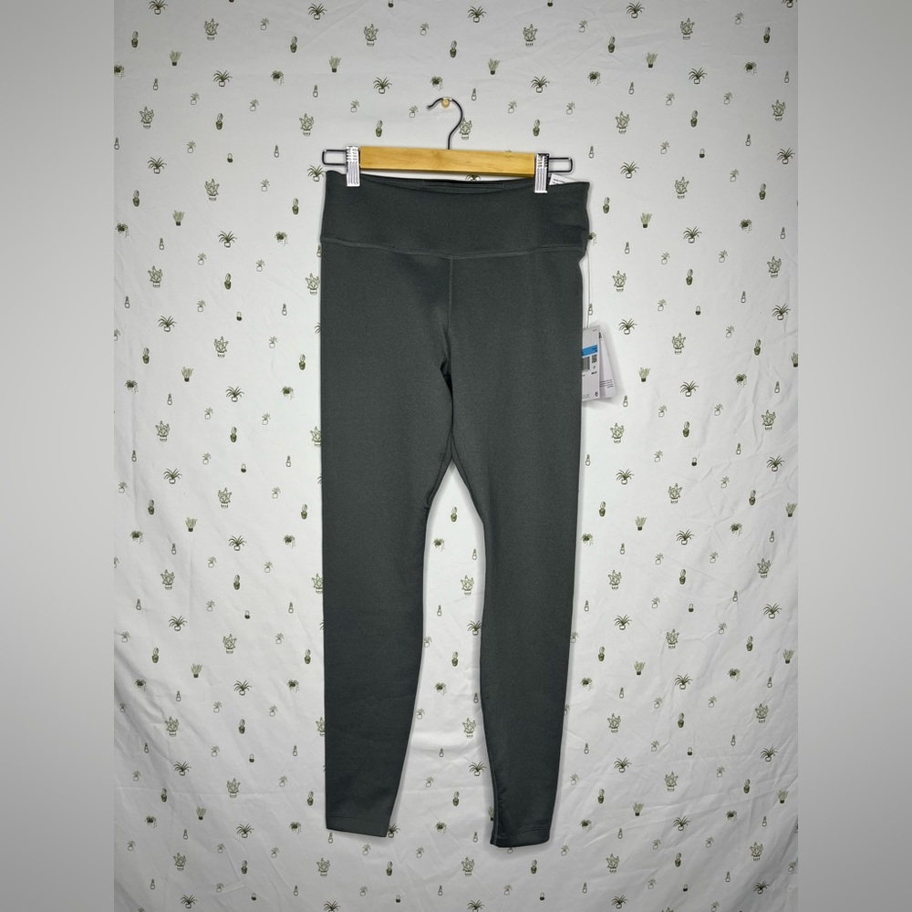 NWT Nike One Therma-Fit Leggings size Medium